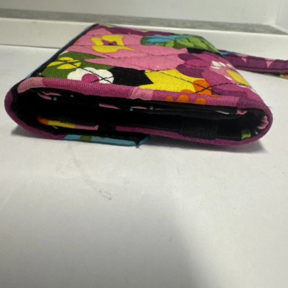 Vera Bradley Floral Quilted Cotton Wristlet‎ Wallet Multi-Color Removable Strap